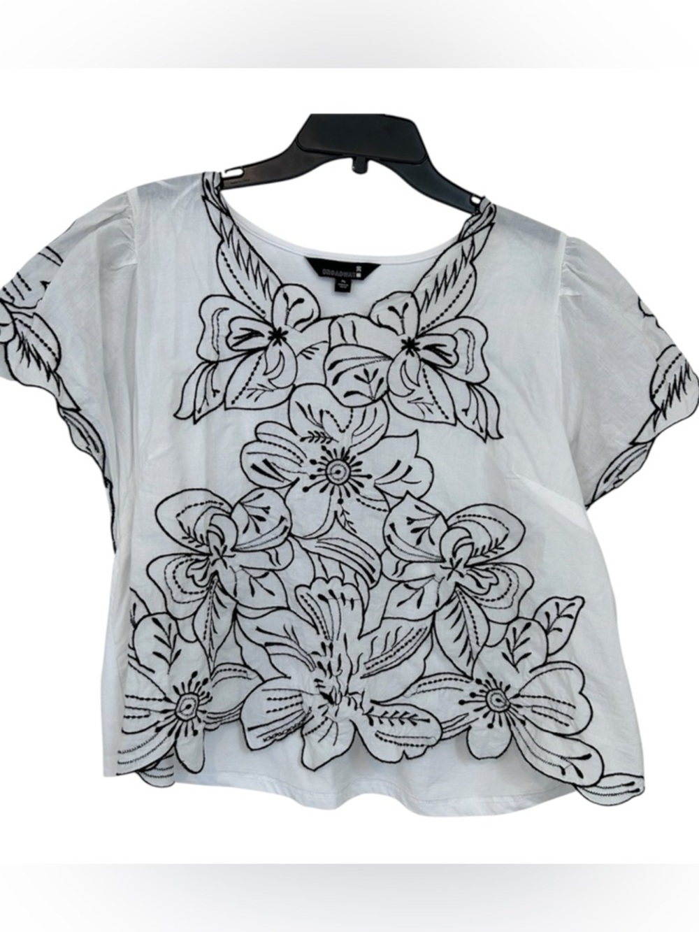White Floral Embroidered Short-Sleeve Top